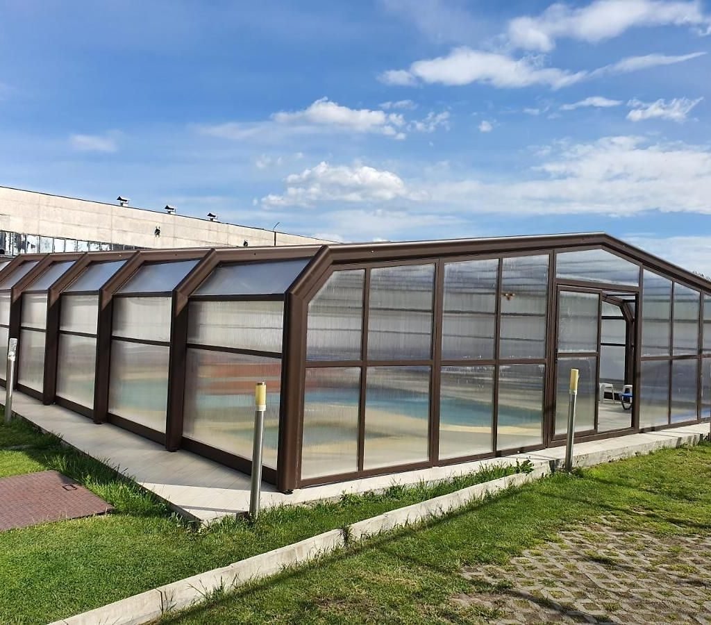 Free Standing retractable/Sliding Glass Roof system